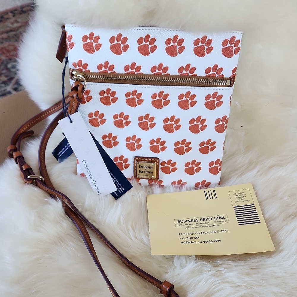 Cute NWT Dooney & Bourke White Leather Clemson Tiger Paw Crossbody Bag 🧡🐅🐾🤍